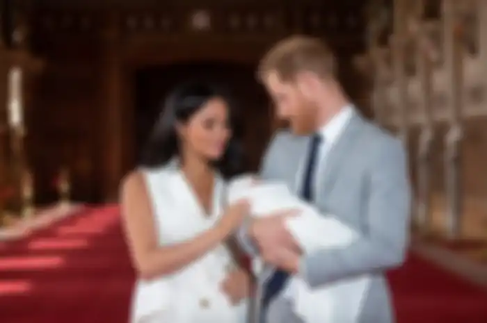 Meghan Markle dan Pangeran Harry memperkenalkan putra mereka pada publik