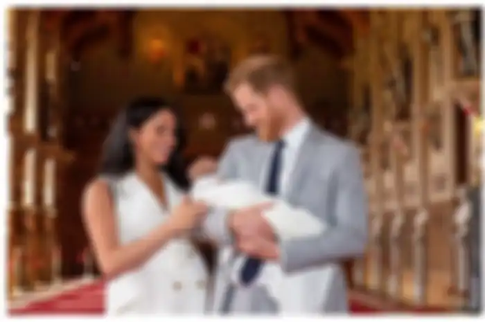 Foto perdana pascakelahiran anak pertama Pangeran Harry dan Meghan Markle.