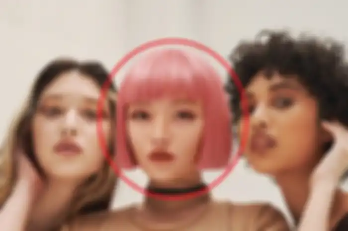 Imma dan 2 model dalam majalah i-D Japan.