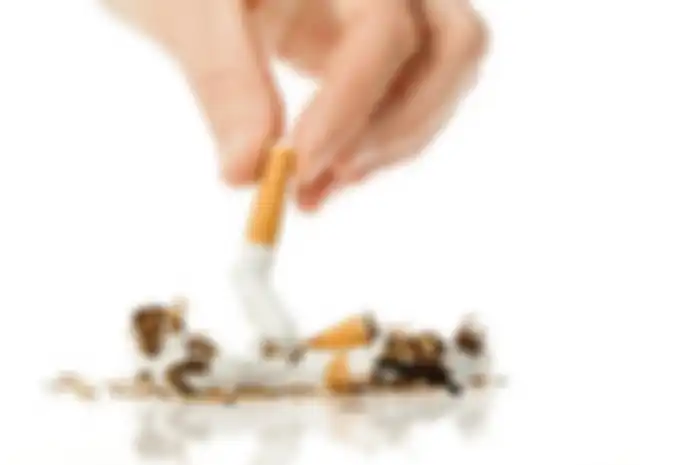 Meningkatnya angka perokok muda menyebabkan Menteri Kesehatan RI meminta menyetop penayangan iklan rokok.