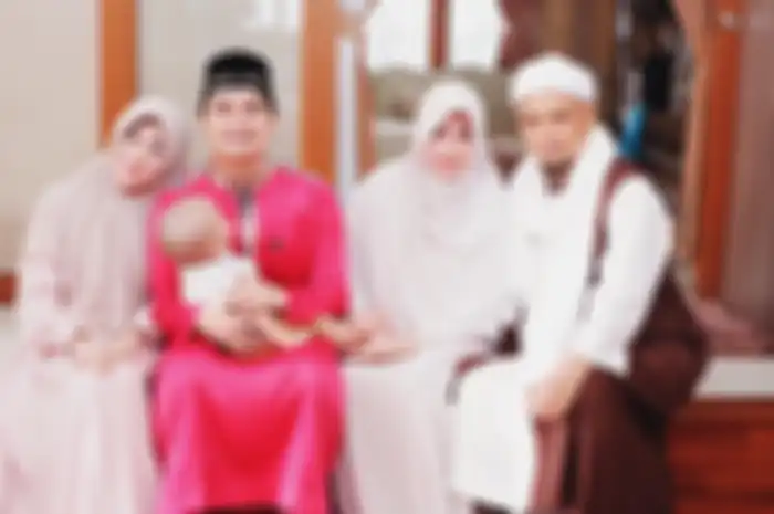 Keluarga Ustaz Arifin Ilham.