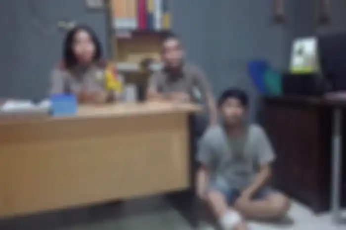 Tersangka Jagad (27) yang telah membunuh Ita alias Irwan Effendi (56) (Foto: Aji YK Putra)