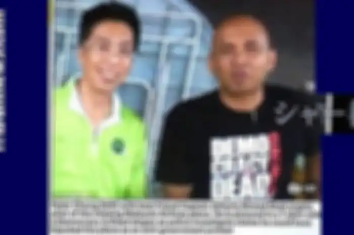 Pilot MH370 (kanan) bersama temannya sebagai pendukung kuat Anwar Ibrahim yang waktu itu masih sebagai oposisi pemerintah Malaysia. (Koresponden Tribunnews.com/Richard Susilo)