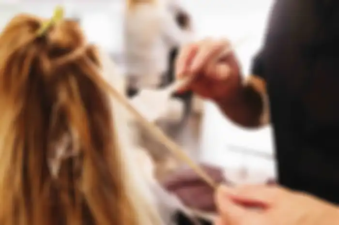 Bahaya mewarnai rambut