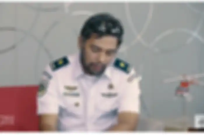 Capt. Renato membeberkan beberapa kesalahan dari Capt. Vincent Raditya terkait pemakaian harness.