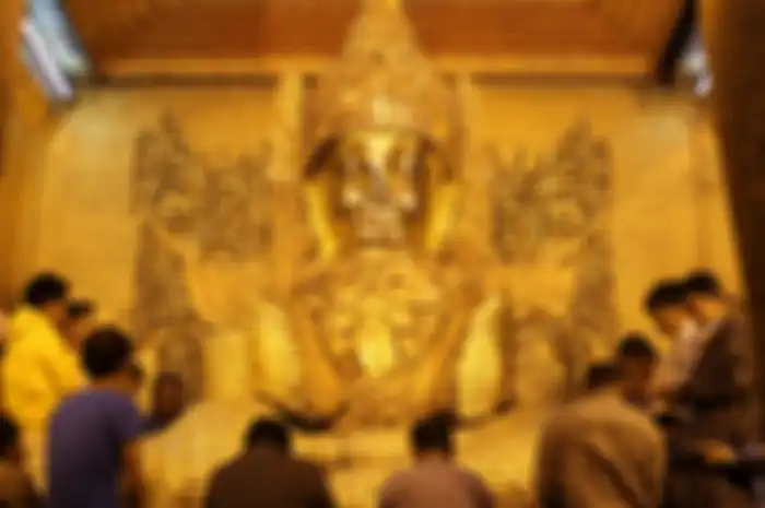 Patung Buddha Maha Muni