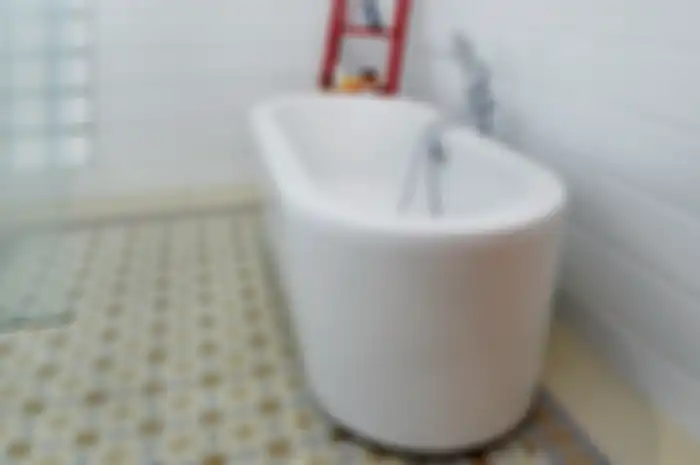 Begini cara memilih lantai kamar mandi untuk yang basah dan kering