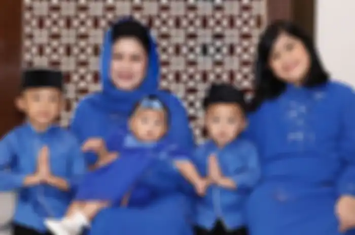 Mendiang Ani Yudhoyono bersama cucu-cucunya