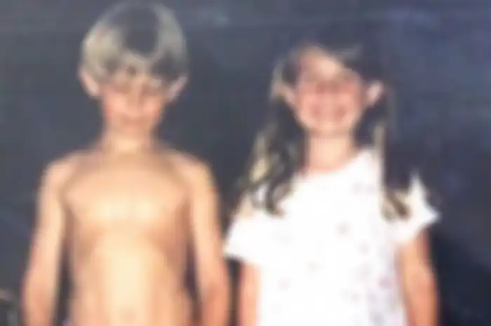 Heidi dan Ed sewaktu kecil, mereka bertemu saat berlibur
