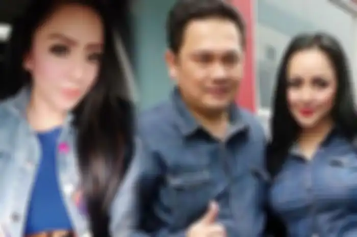 Farhat Abbas dan Regina Andriane 