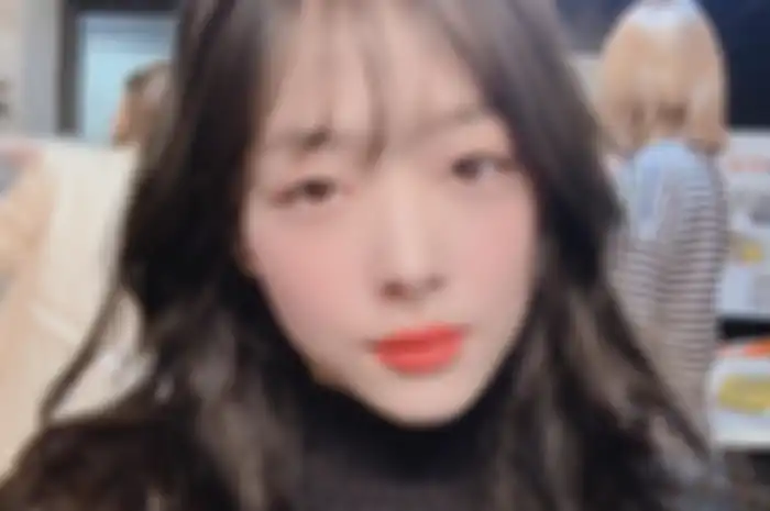 Sulli, mantan member f(x) yang ditemukan meninggal dunia akibat bunuh diri 