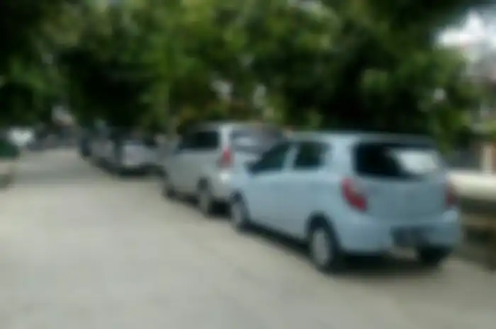 Terganggu Mobil Tetangga yang Sering Parkir Depan Rumah, Ada Jalur Hukum yang Bisa Kamu Tempuh loh!