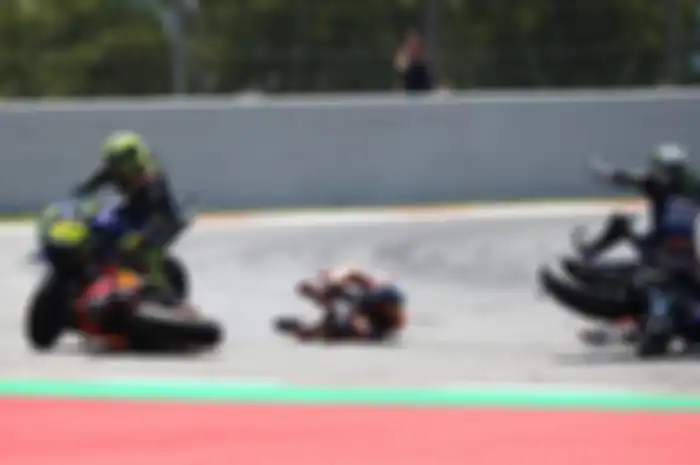 Crash lap ke-2 MotoGP Catalunya 2019