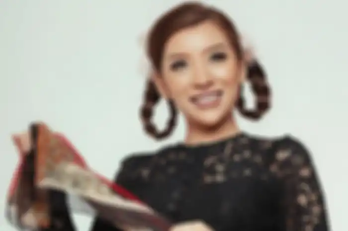 Izin dokter cantik ini dicabut pemerintah karena dianggap kerap unggah foto seksi dengan pakain minim.