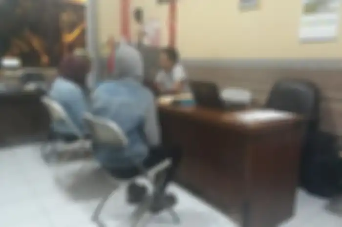 Pasutri yang suguhkan adegan dewasa untuk anak-anak