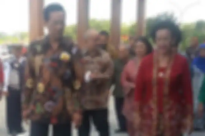Gubernur DIY Sri Sultan HB X bersama dengan GKR Hemas (Foto: Kompas.com/ Dani J)