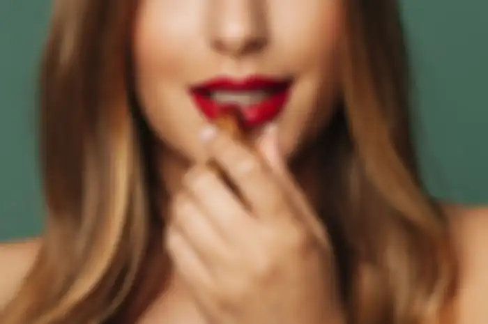 Punya Bibir Hitam? Ini 5 Rekomendasi Warna Lipstik yang Cocok Untukmu