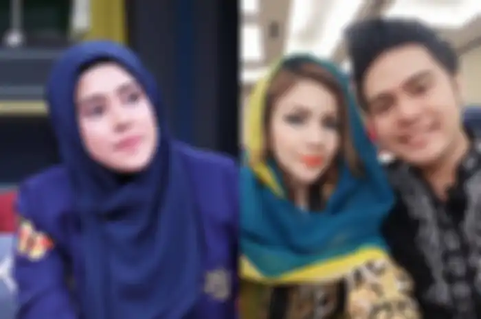 Sedang ramai dibicarakan gara-gara "ikan asin"  Galih Ginanjar terhadap mantan istri Fairuz A Rafiq, Barbie Kumalsari angkat bicara