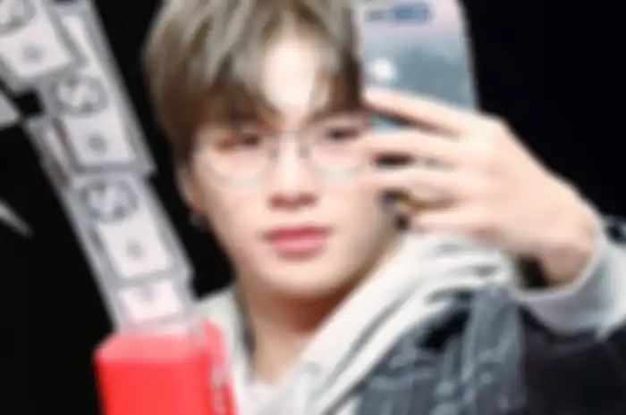 Ilustrasi uang - Kang Daniel