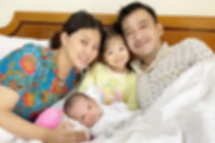 Sarwendah dan keluarganya