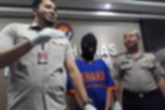 Pelaku pencabulan pria di bawah umur diamankan di Mapolda Jatim, Senin (1/7/2019) 
