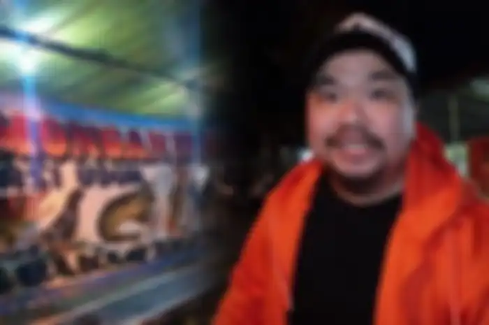 Warung lesehan Bu Anny saat masih buka dan Food Vlogger Nex Carlos 