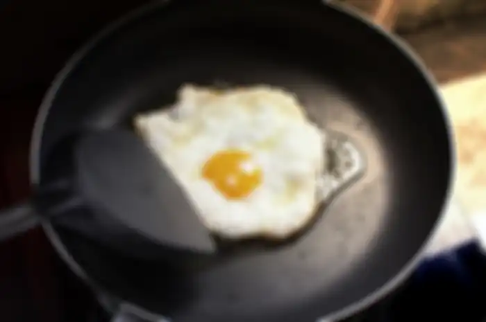 Tips Agar Telur Ceplok Tidak Lengket Di Wajan, Gampang Banget!