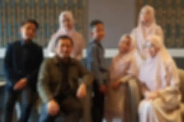 Ustaz Yusuf Mansur dan keluarga 