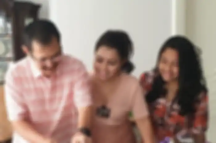 Mayangsari dan Bambang rayakan anniversary bersama Khirani