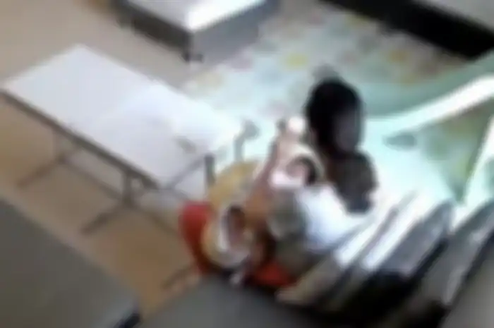 Pengasuh bayi yang lakukan hal ngawur