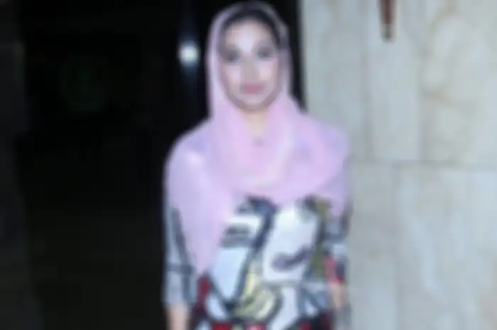 Ayu Azhari 