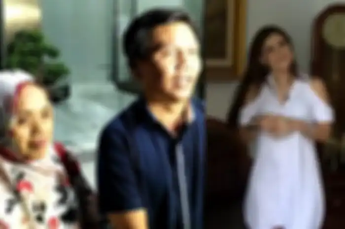Orang tua Rey Utami, Rey Utami di kediamannya