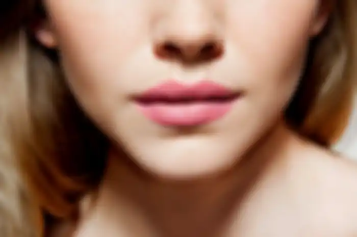 Warna lipstik untuk pemilik bibir hitam