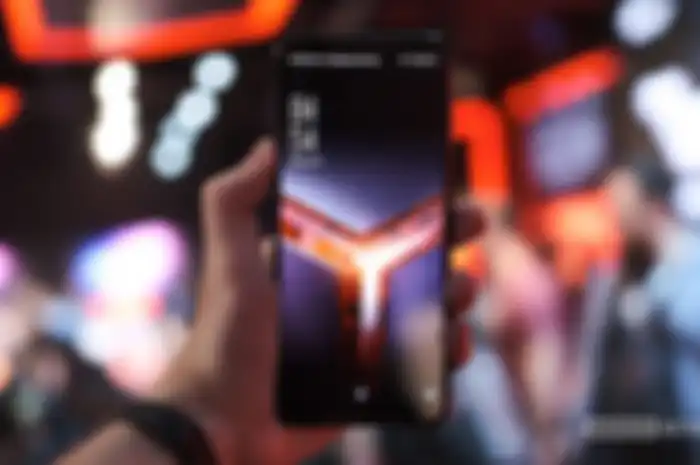 Tampilan layar ROG Phone II
