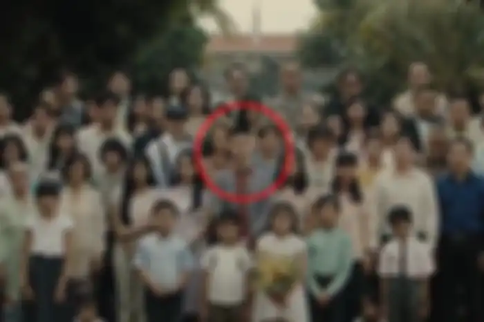 Rich Brian dan keluarganya dalam video teaser The Sailor