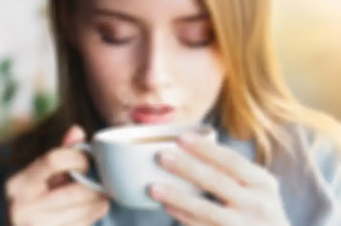 Waspada! Kebiasaan Minum Kopi di Pagi Hari dengan Perut Kosong Bikin Tubuh Jadi Stress