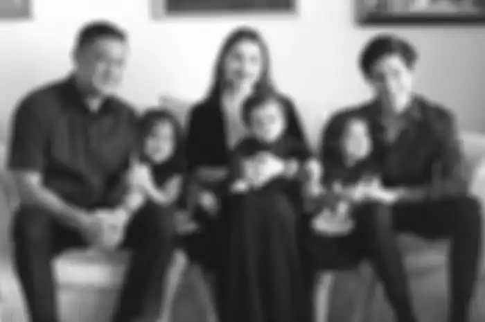 Kekompakan keluarga Teuku Rafly dan Nourah Sheivirah