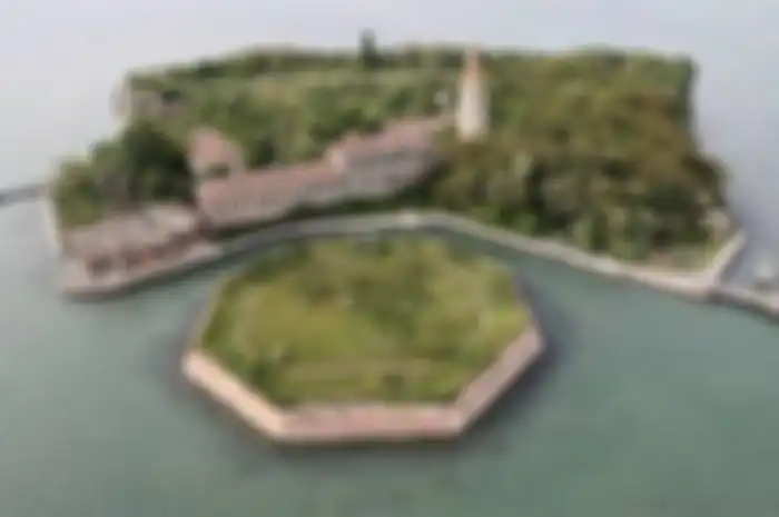 Pulau Poveglia, Italia