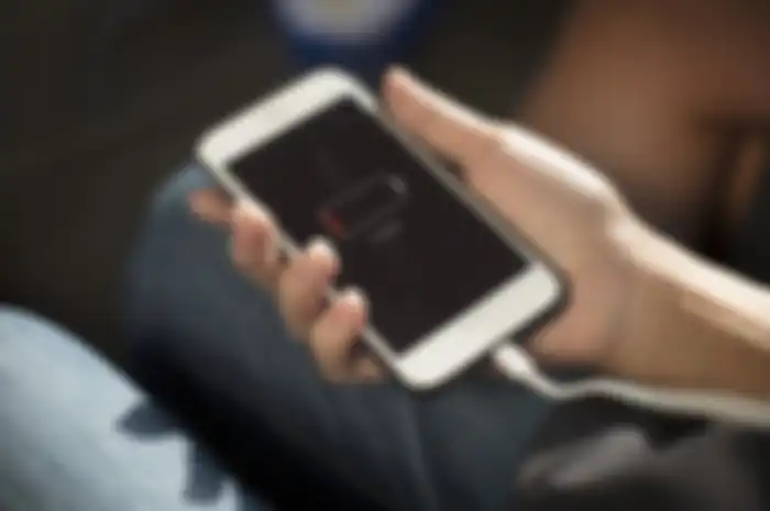 Jangan Sepelekan, 3 Kesalahan ini Bisa Menjadi Penyebab Baterai Ponsel Meledak