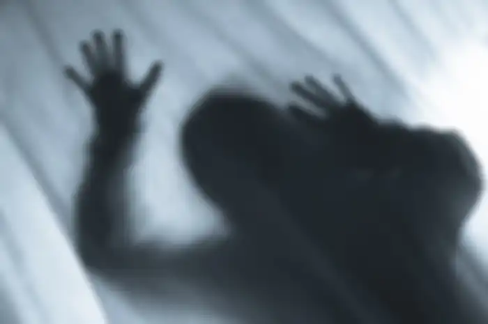 Seram, Ternyata 7 Tanda ini Menunjukkan Hantu ingin Berkomunikasi dengan Manusia!