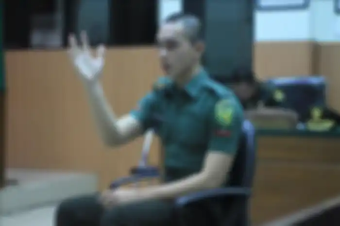 Prada DP saat menjalani sidang di Pengadilan Militer I-04 Palembang, Kamis (15-8-2019). 