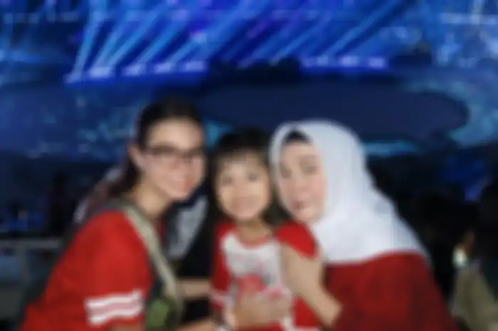 Yuki Kato bersama ibunda dan adik bungsunya