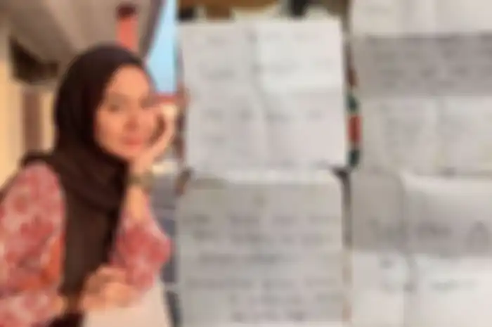 Zulaikha Zulkifle, guru Malaysia yang viral setelah mengunggah surat cinta dari murid-murid lewat Twitter