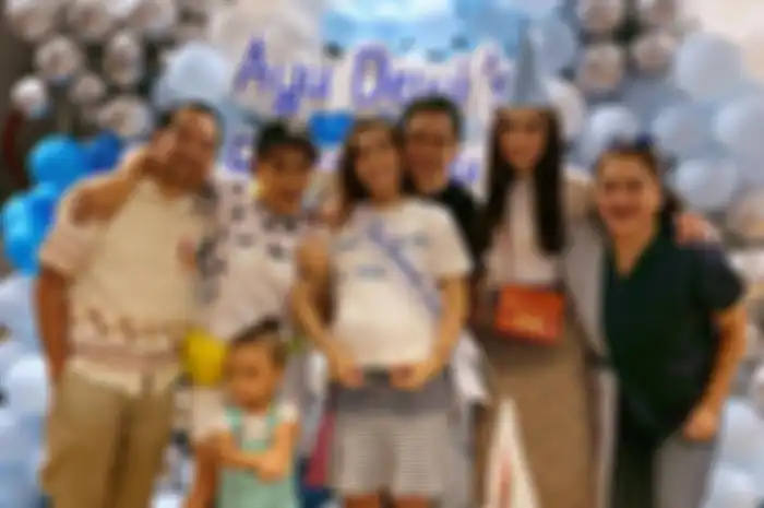 Kejutan Baby Shower Ayu Dewi dari Geng Menteri Ceria
