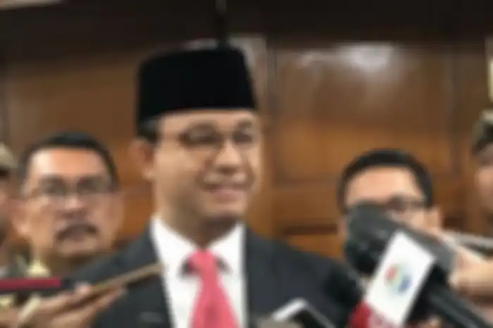 Gubernur DKI Jakarta Anies Baswedan saat diwawancarai di Balai Kota DKI Jakarta.