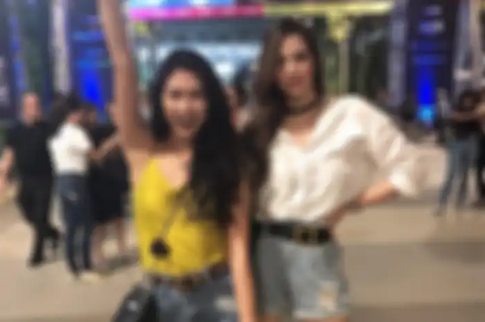 Theresia Wienathan, Nia Ramadhani