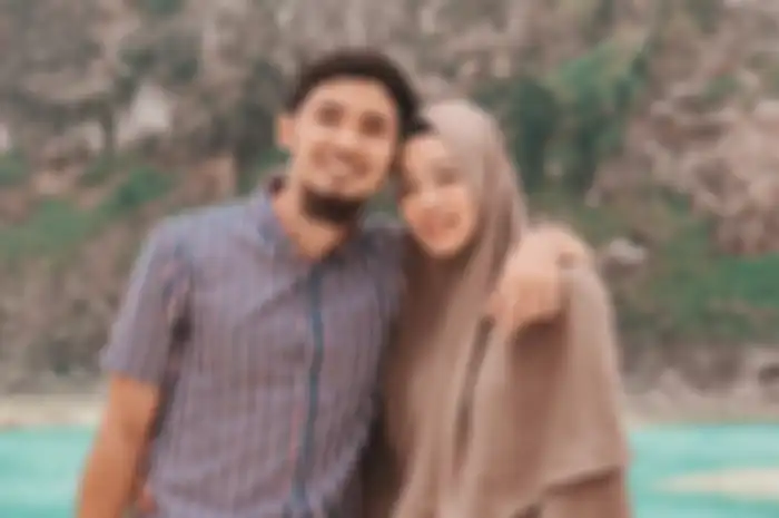 Achmad Hulaefi, Lindswell Kwok