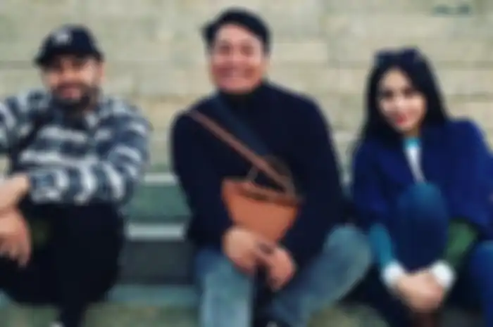 Unggah Foto Segepok Uang Usai Sebulan Berhenti Kerja Jadi Asisten Raffi Ahmad, Terungkap Penghasilan Merry Saat di Kampung