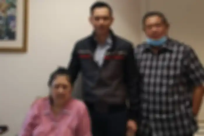 Ani Yudhoyono, Agus Yudhoyono, Susilo Bambang Yudhoyono