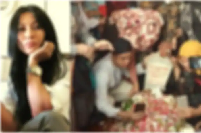 Melihat fenomena orang-orang yang berebut foto selfie di makam Habibie, penyanyi Anggun C Sasmi tak bisa menyembunyikan perasaan sedihnya
